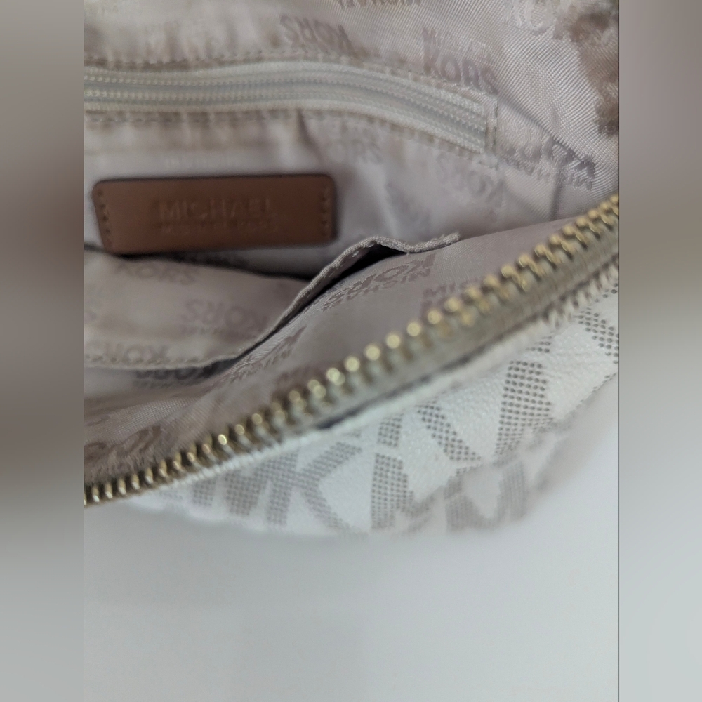 Michael Kors Crossbody Bag - Picture 7 of 16